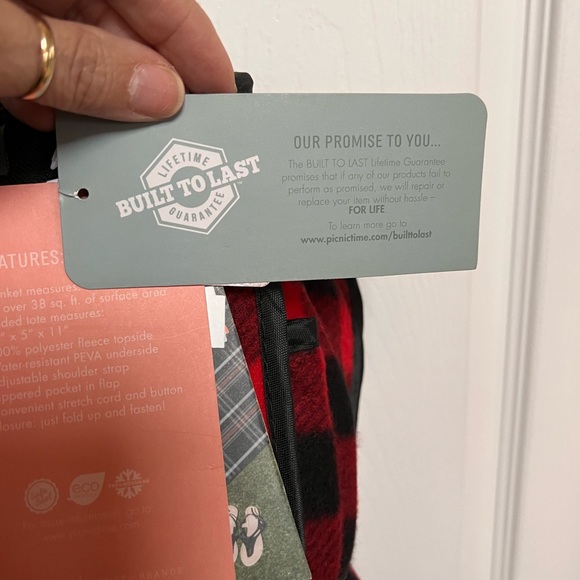 Buffalo plaid, picnic blanket - Picture 6 of 8